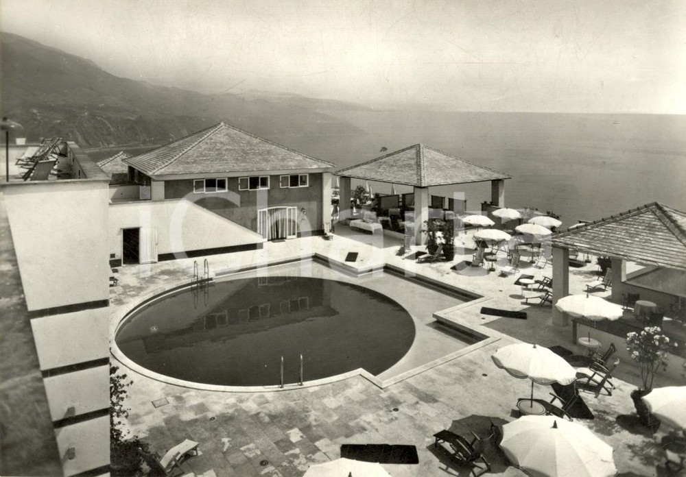 Cartolina originale da collezione 1950 ca PINETA DI ARENZANO GE Piscina sul mare  Residenza PUNTA SAN MARTINO 1