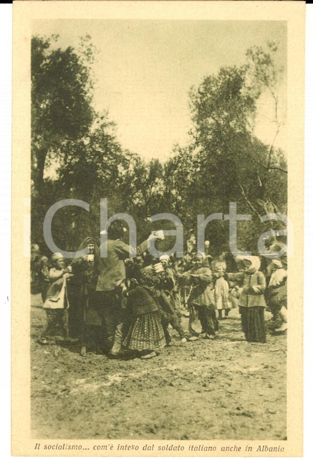 Cartolina originale da collezione 1930 ca COSTUMI ALBANIA Il socialismo inteso dal soldato italiano *Cartolina FP 1