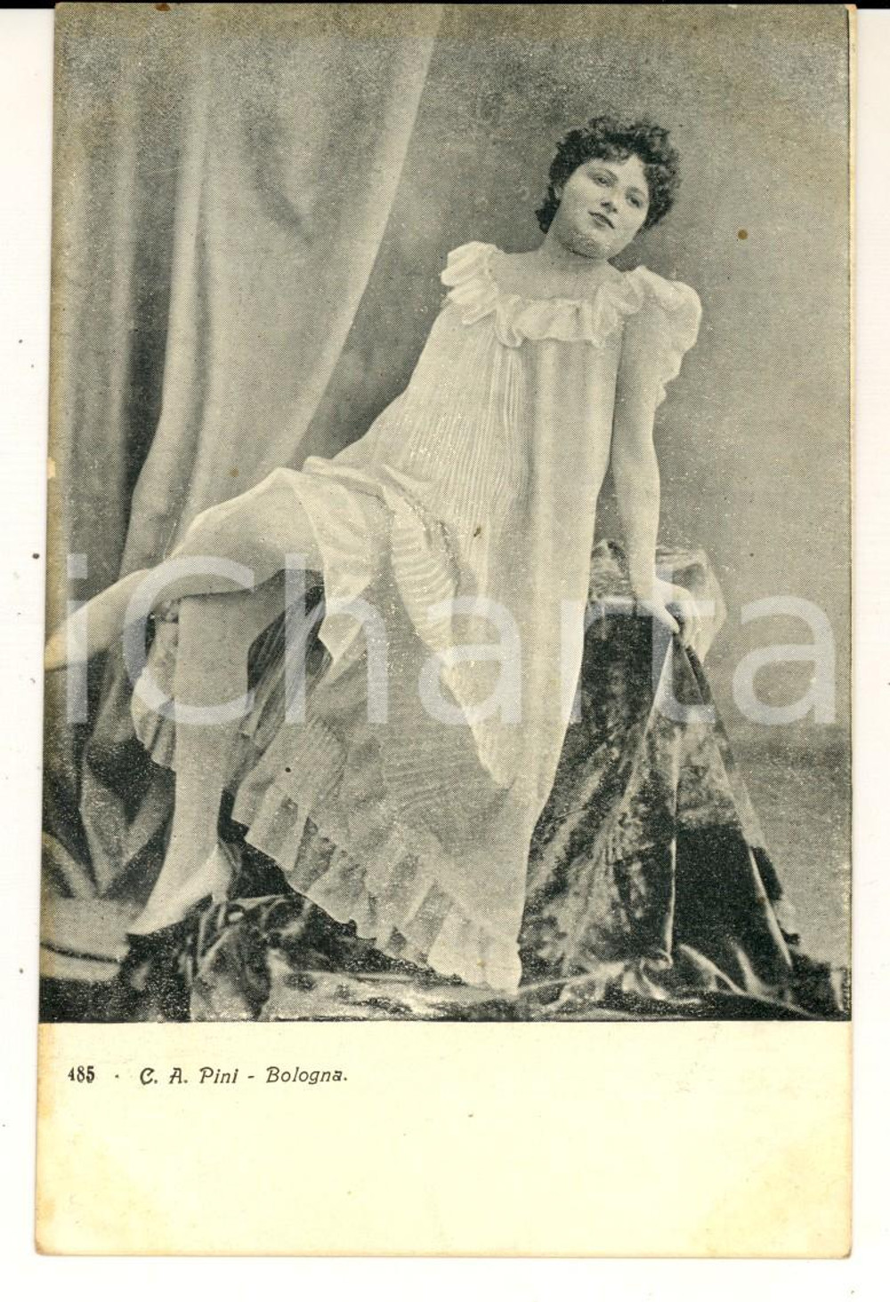 Cartolina originale da collezione 1900 ca COSTUMI Donna in abito trasparente accavalla le gambe *Cartolina VINTAGE 1