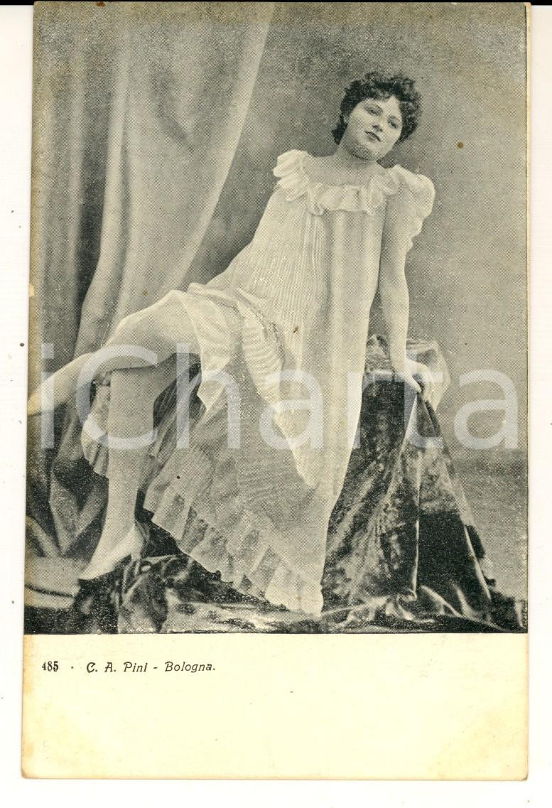 Cartolina originale da collezione 1900 ca EROTICA Donna in abito trasparente accavalla le gambe Cartolina VINTAGE 1