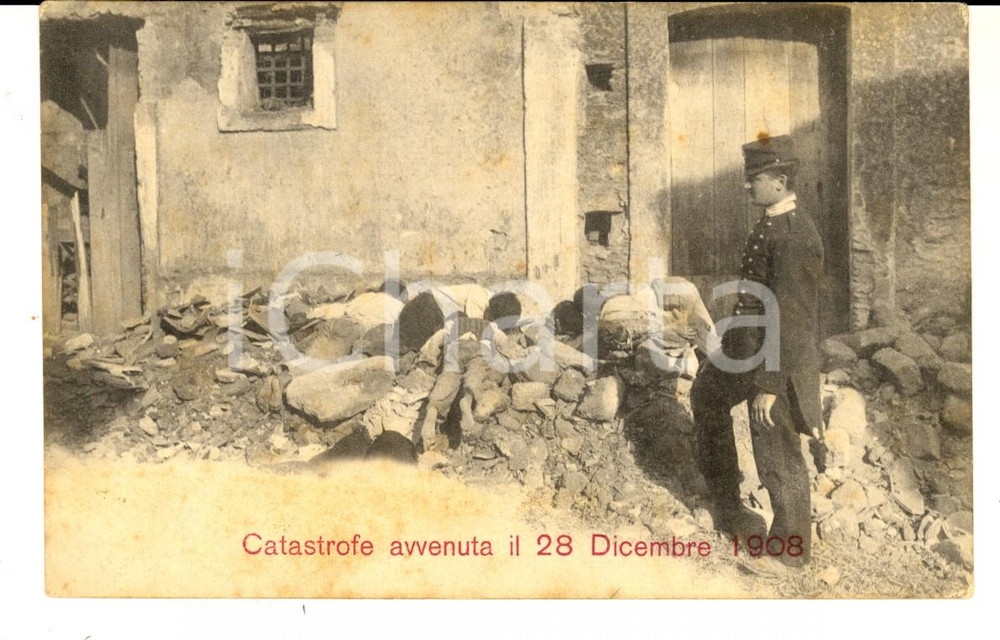 Cartolina originale da collezione 1908 TERREMOTO REGGIO CALABRIA Militare sorveglia i cadaveri Cartolina 1
