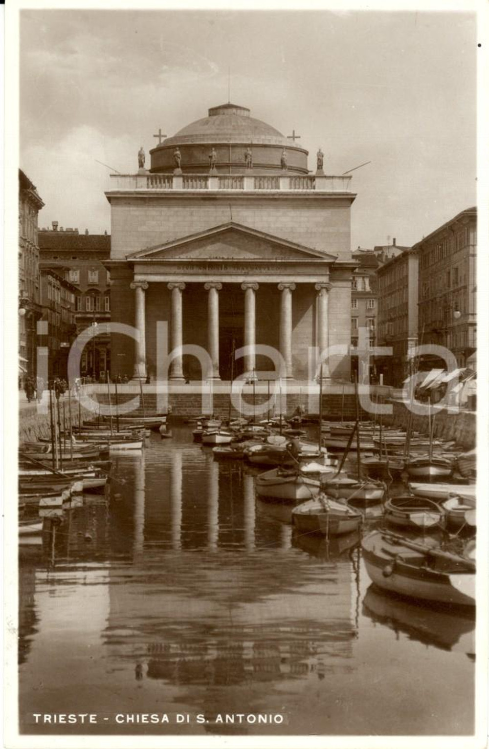 Cartolina originale da collezione 1934 TRIESTE Chiesa di SANT'ANTONIO e canale con barche *Cartolina postale FP VG 1