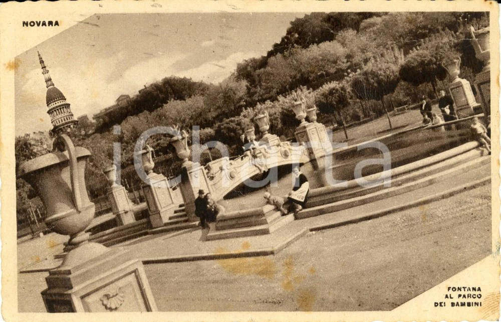 Cartolina originale da collezione 1940 NOVARA Fontana al Parco dei BAMBINI *Cartolina ANIMATA FP VG 1