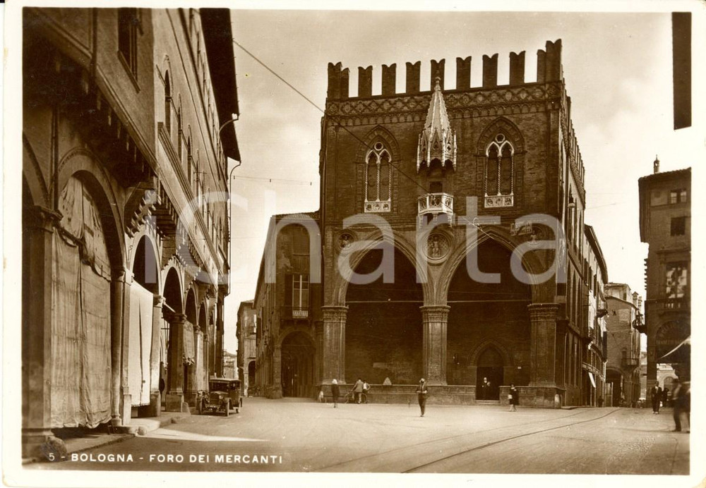 Cartolina originale da collezione 1950 ca BOLOGNA Veduta del Foro dei MERCANTI con auto in sosta Cartolina FG NV 1