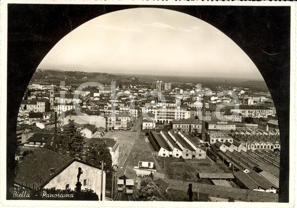 Cartolina originale da collezione 1948 BIELLA Panorama della cittÃ  con stabilimenti industriali Cartolina FG VG 1
