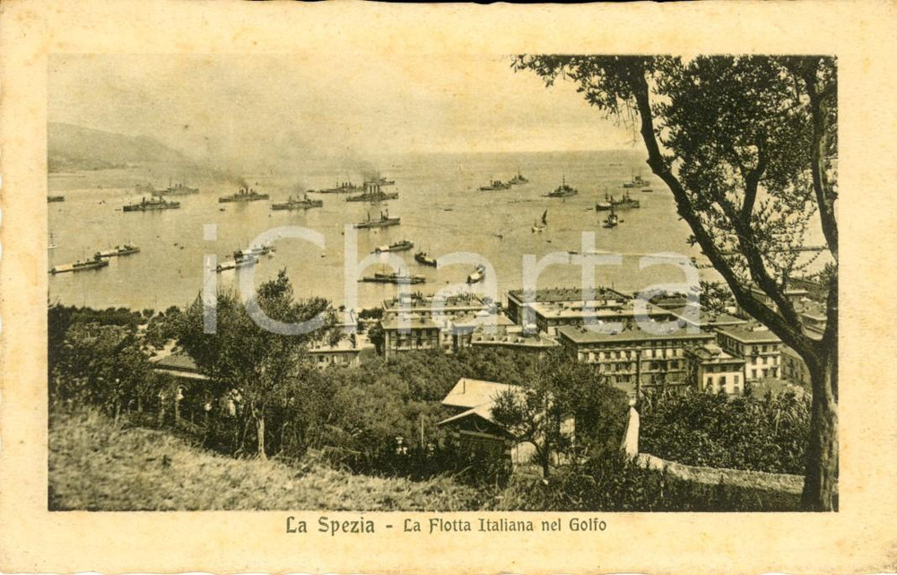 Cartolina originale da collezione 1913 LA SPEZIA La Flotta Italiana nel golfo Cartolina ANIMATA con navi FP VG 1