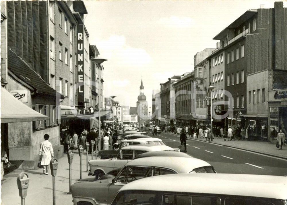 Cartolina originale da collezione 1964 REMSCHEID GERMANIA Passanti in ALLEESTRASSE con RUNKEL  FG VG 1