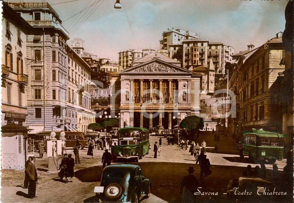 Cartolina originale da collezione 1950 SAVONA Teatro CHIABRERA e pompa AGIP Cartolina ANIMATA con torpedone FG VG 1