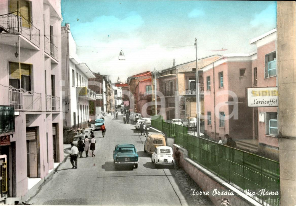 Cartolina originale da collezione 1966 TORRE ORSAIA SA FIAT 500 e passanti in Via ROMA Cartolina postale FG VG 1