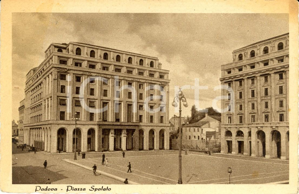 Cartolina originale da collezione 1941 PADOVA Veduta di Piazza SPALATO con passanti Cartolina FP VG 1