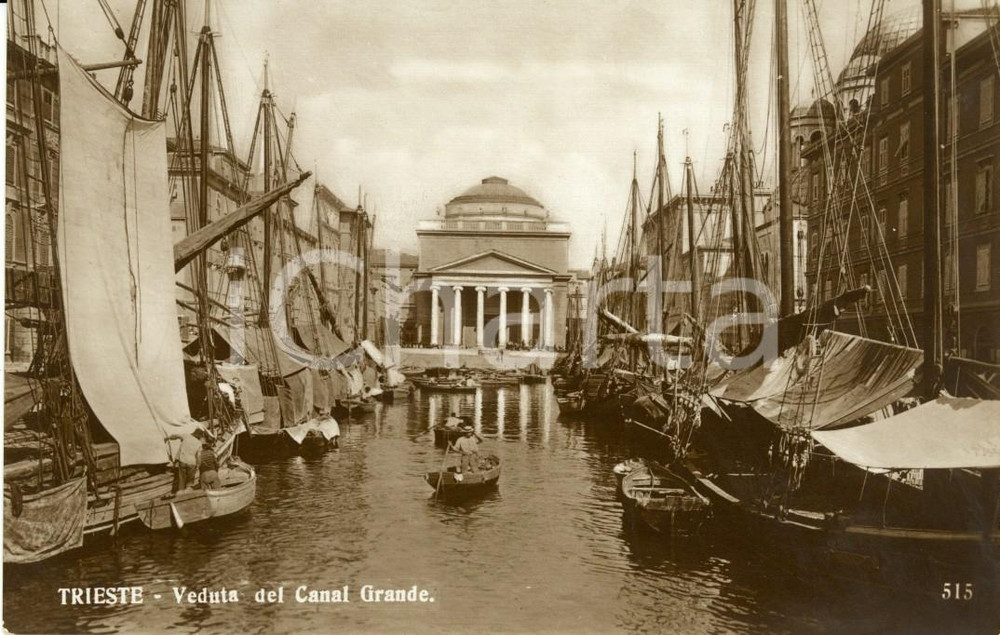 Cartolina originale da collezione 1920 ca TRIESTE Veduta del Canal GRANDE con vele e barche Cartolina FP NV 1