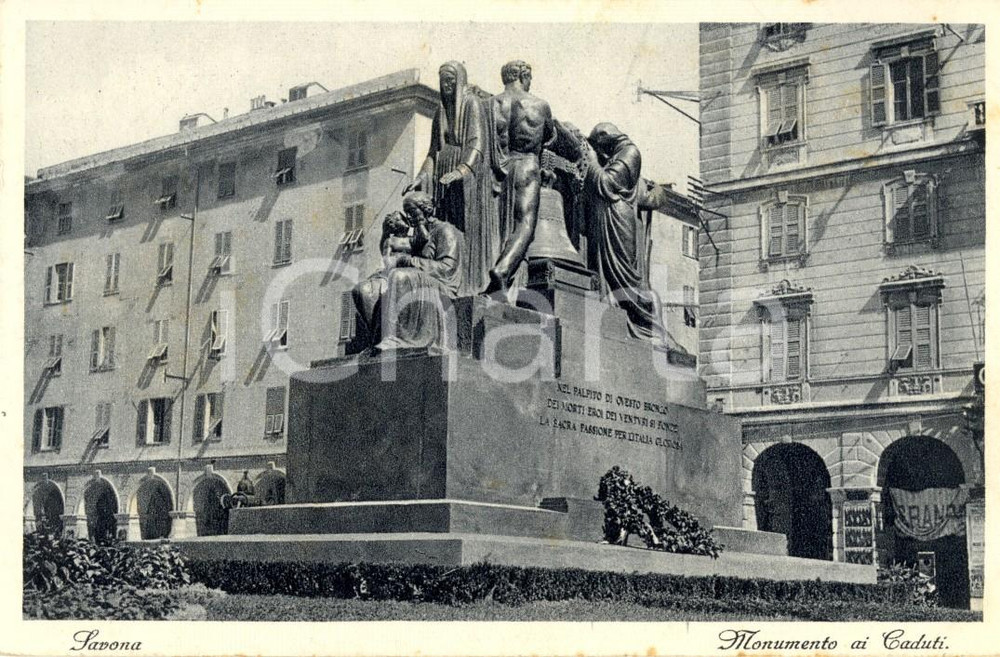 Cartolina originale da collezione 1940 ca SAVONA Veduta del Monumento ai Caduti in Piazza MAMELI *Cartolina FP NV 1