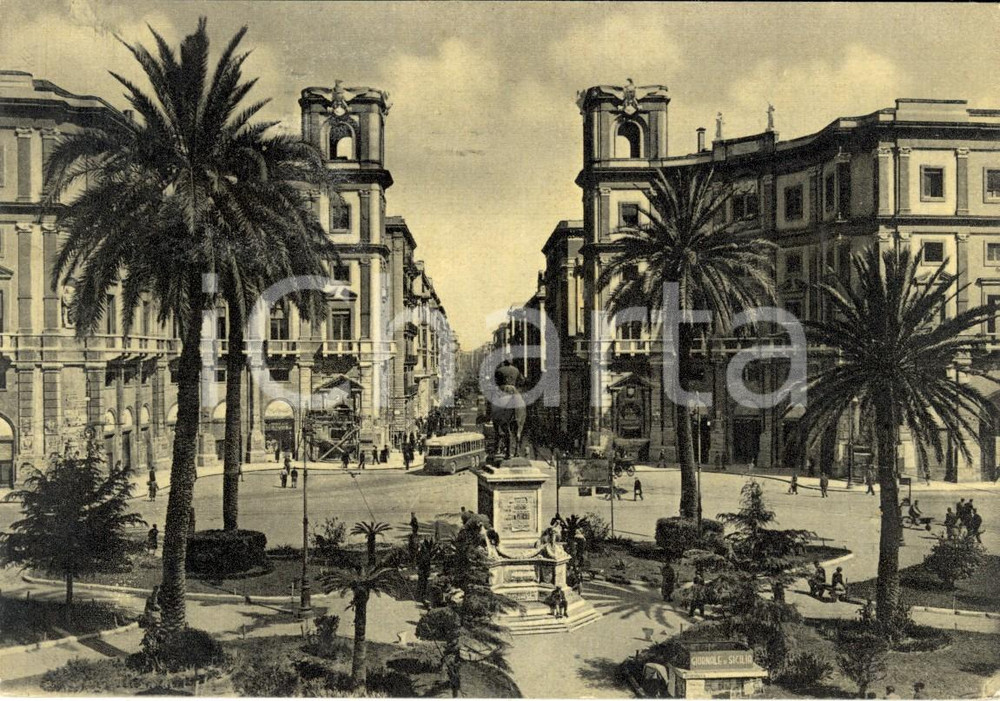 Cartolina originale da collezione 1952 PALERMO Piazza GIULIO CESARE e Via ROMA Cartolina ANIMATA con corriera VG 1