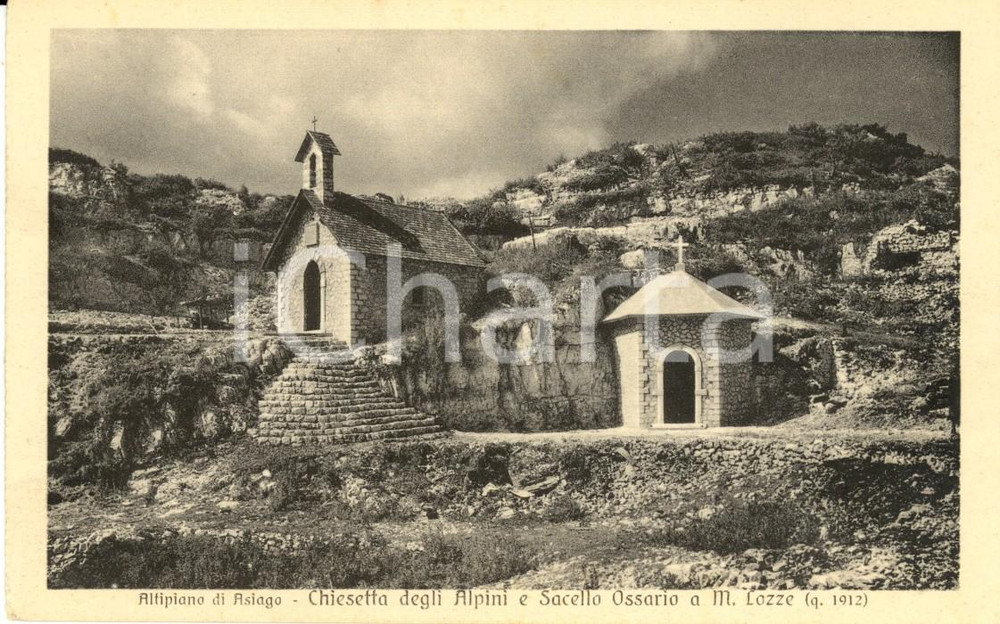 Cartolina originale da collezione 1940 ca LOZZE VI Altopiano ASIAGO Chiesa Alpini e Sacello Ossario Cartolina 1