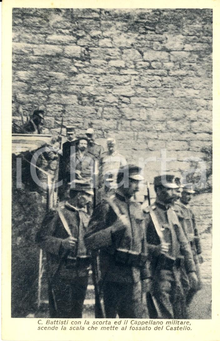 Cartolina originale da collezione 1930 ca CESARE BATTISTI con scorta al Castello BUONCONSIGLIO Cartolina FP NV 1