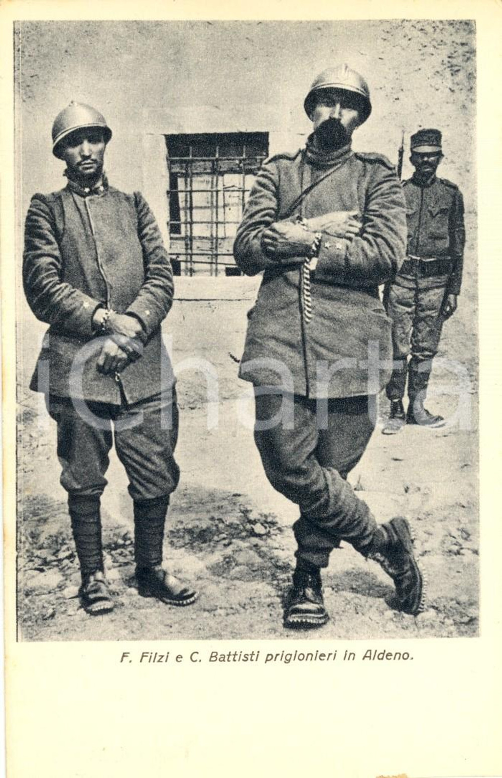Cartolina originale da collezione 1930 ca FABIO FILZI e CESARE BATTISTI prigionieri ad ALDENO *Cartolina FP NV 1