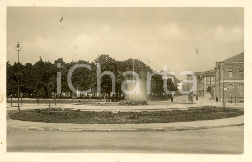 Cartolina originale da collezione 1932 CASALE MONFERRATO Giardini Pubblici e Corso REGINA MARGHERITA Cartolina 1