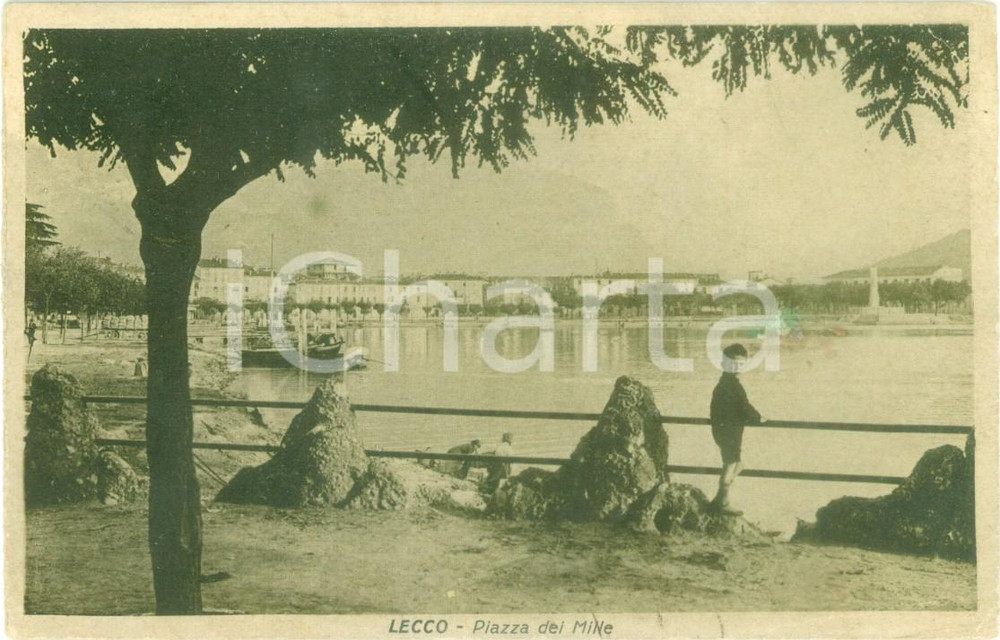 Cartolina originale da collezione 1930 LECCO Bambino al Lago in Piazza dei MILLE *Cartolina FP VG 1