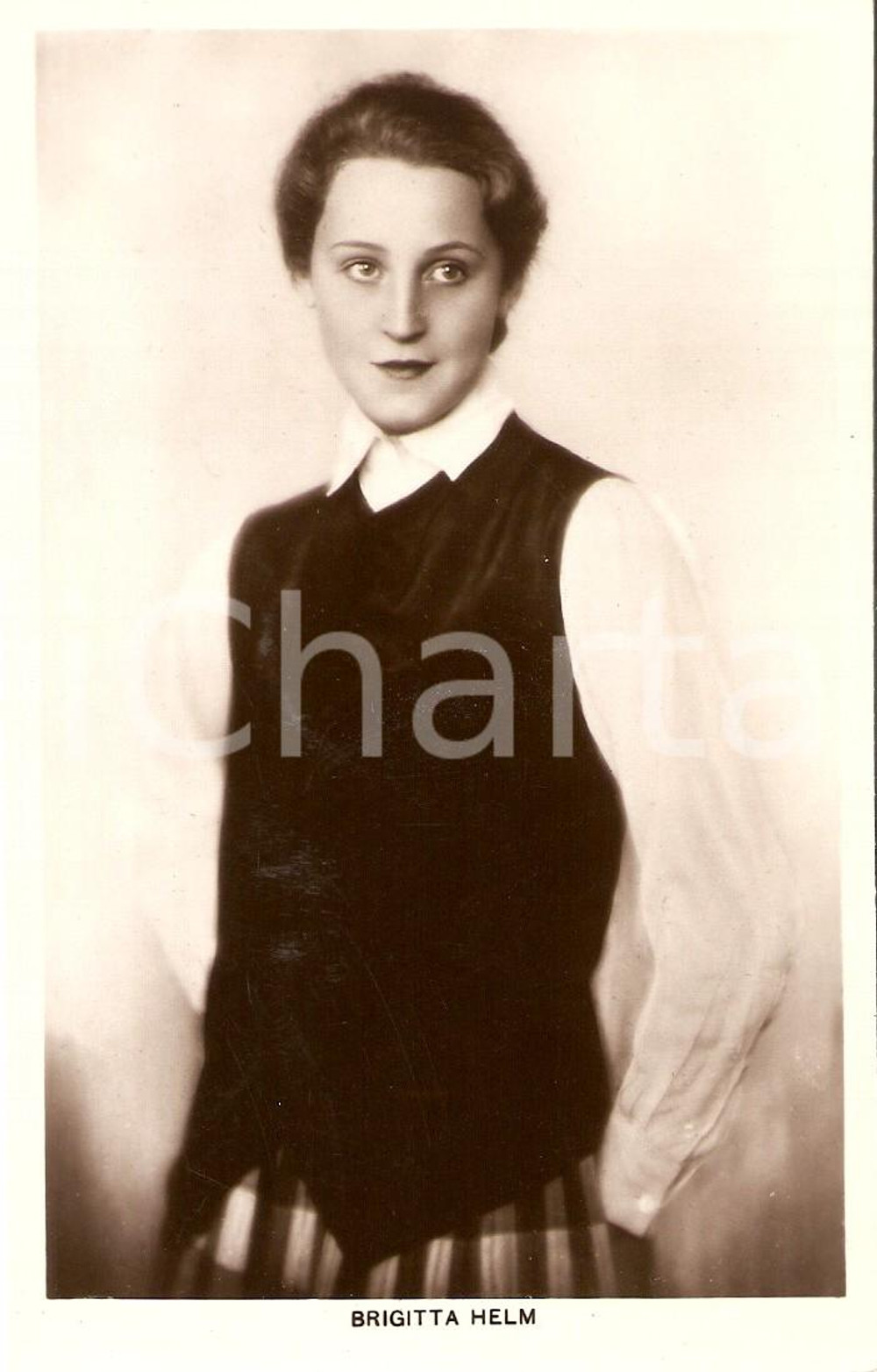 Cartolina originale da collezione 1930 ca CINEMA Attrice Brigitte HELM indossa abiti maschili *Cartolina FP NV 1