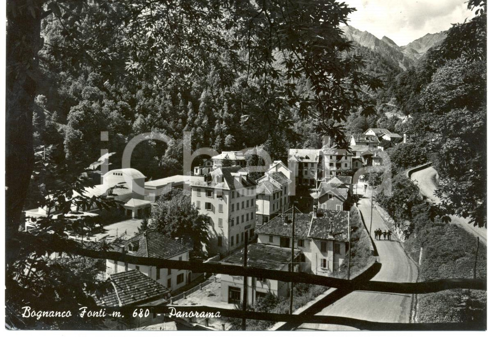 Cartolina originale da collezione 1955 BOGNANCO (VB) Veduta dall'alto della Frazione FONTI Cartolina ANIMATA FG VG 1