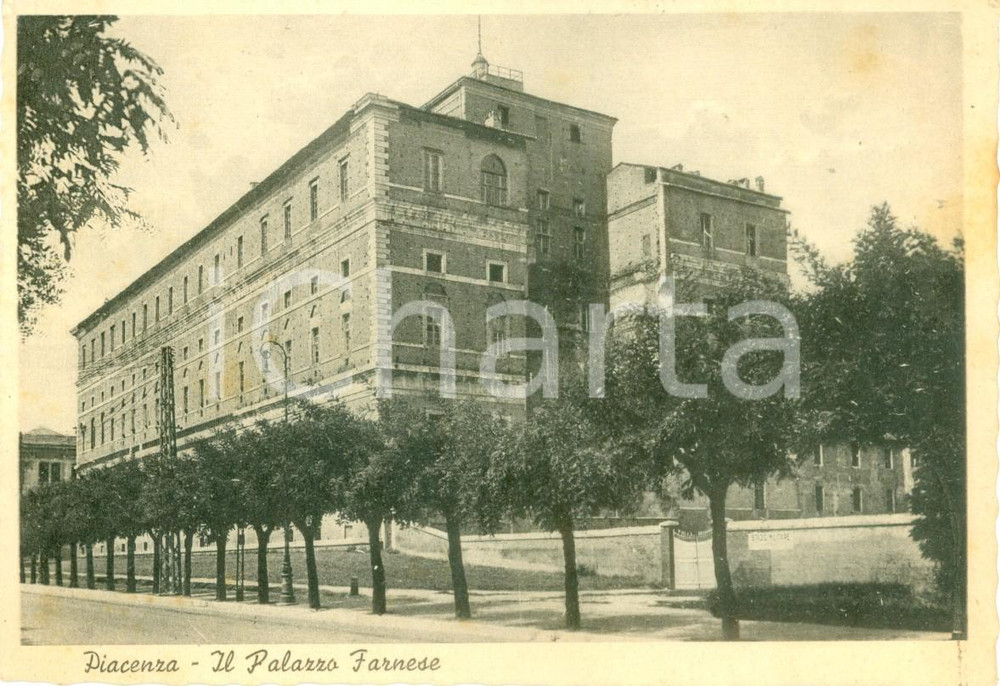 Cartolina originale da collezione 1950 PIACENZA Veduta del Palazzo FARNESE Cartolina FG VG 1