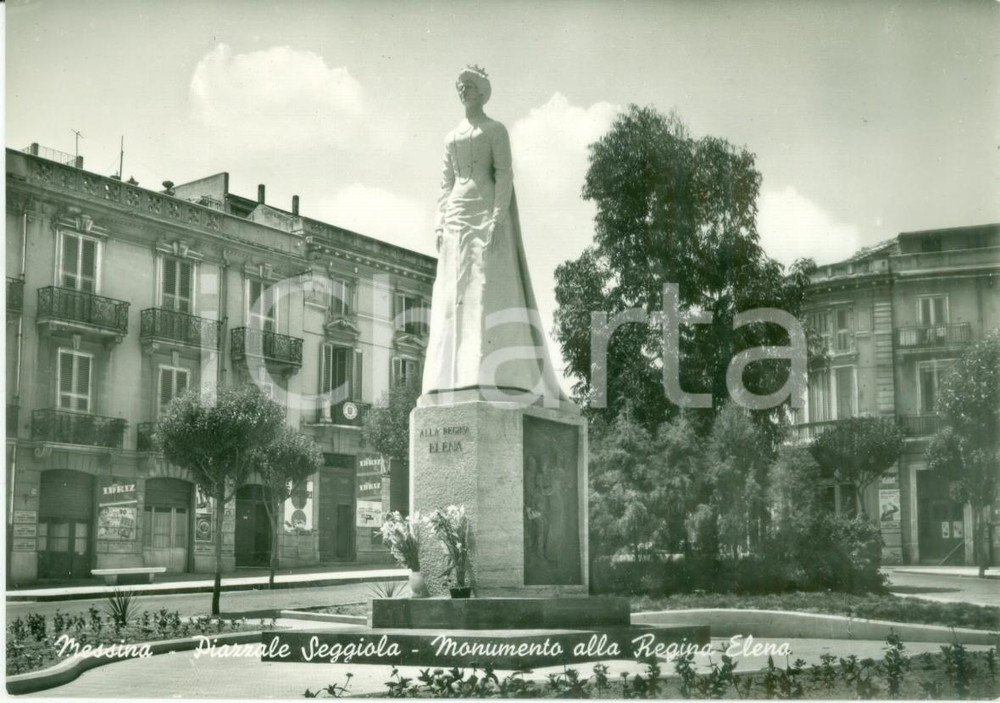Cartolina originale da collezione 1960 ca MESSINA Monumento alla Regina Elena in Piazzale SEGGIOLA Cartolina FG NV 1