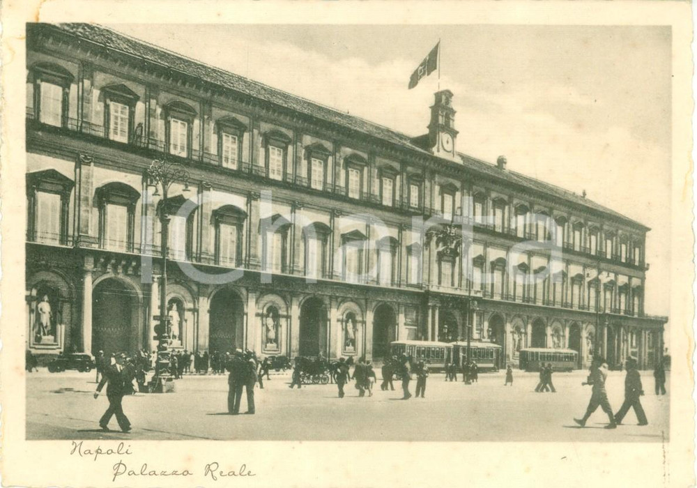Cartolina originale da collezione 1944 NAPOLI Tram e calessi davanti a Palazzo Reale *Cartolina FG VG 1