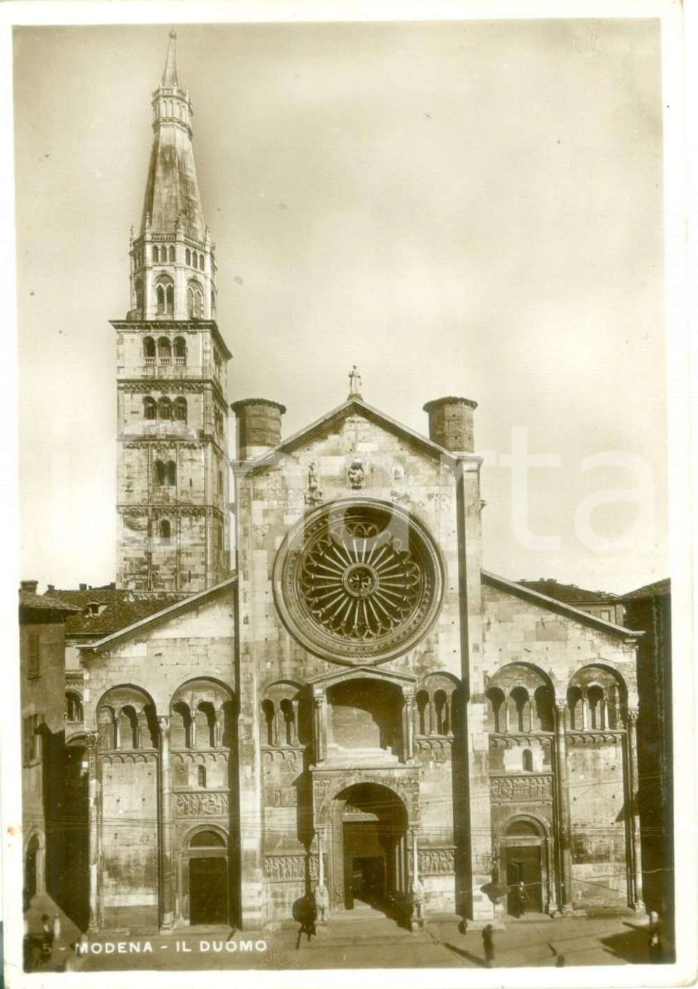 Cartolina originale da collezione 1933 MODENA Facciata del Duomo con Torre della GHIRLANDINA *Cartolina FG NV 1
