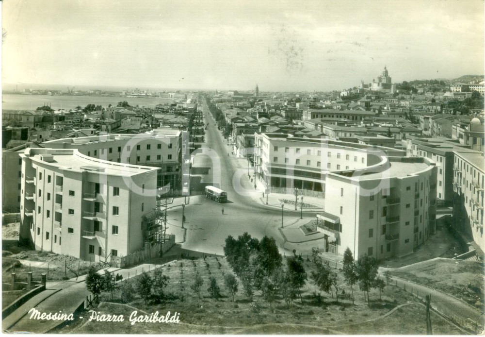 Cartolina originale da collezione 1960 MESSINA Veduta di Piazza GARIBALDI con autobus *Cartolina FG VG 1