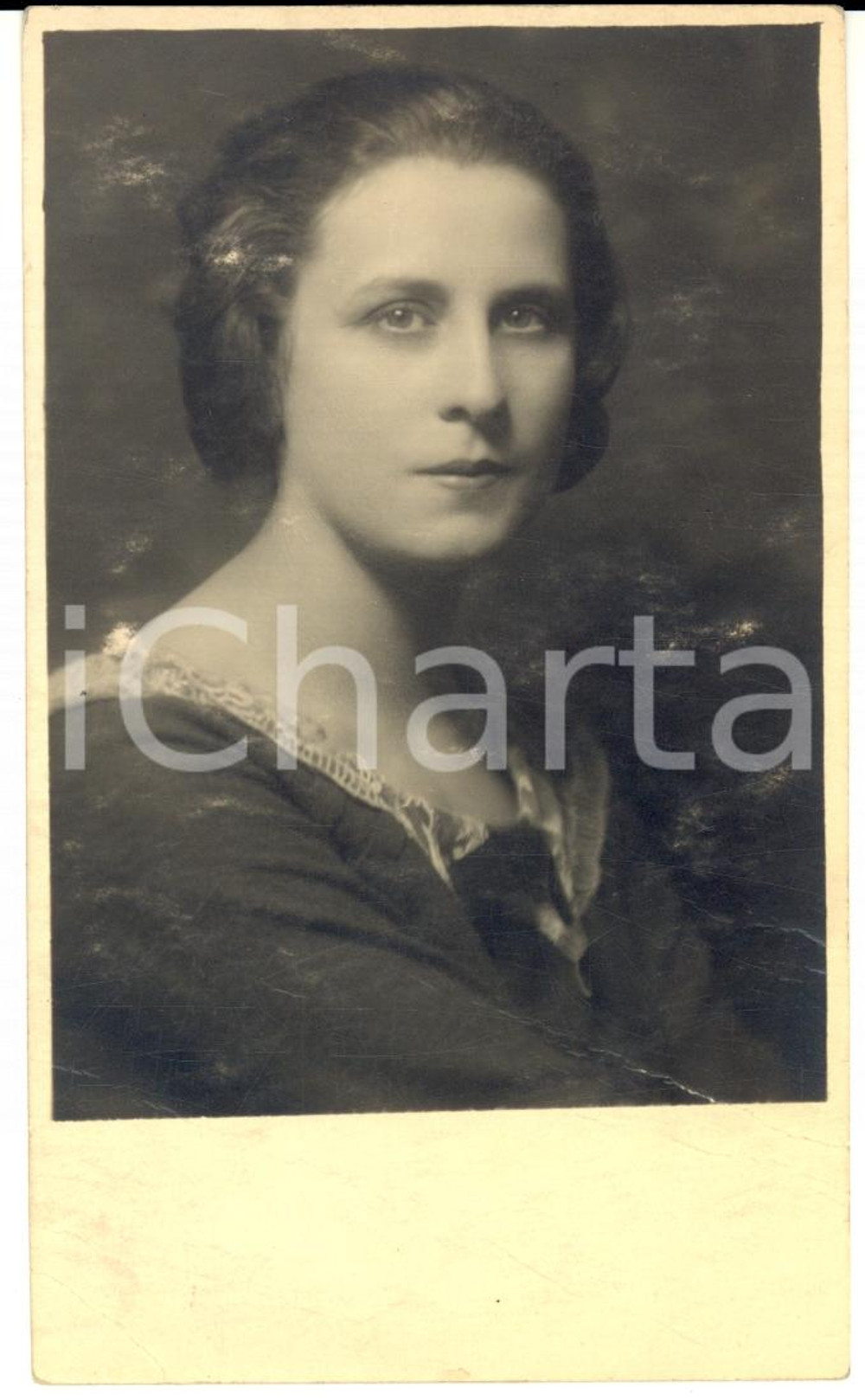 Fotografia d'epoca originale 1920 ca MILANO Giovane donna con colletto di pizzo *Foto PAGANINI 1