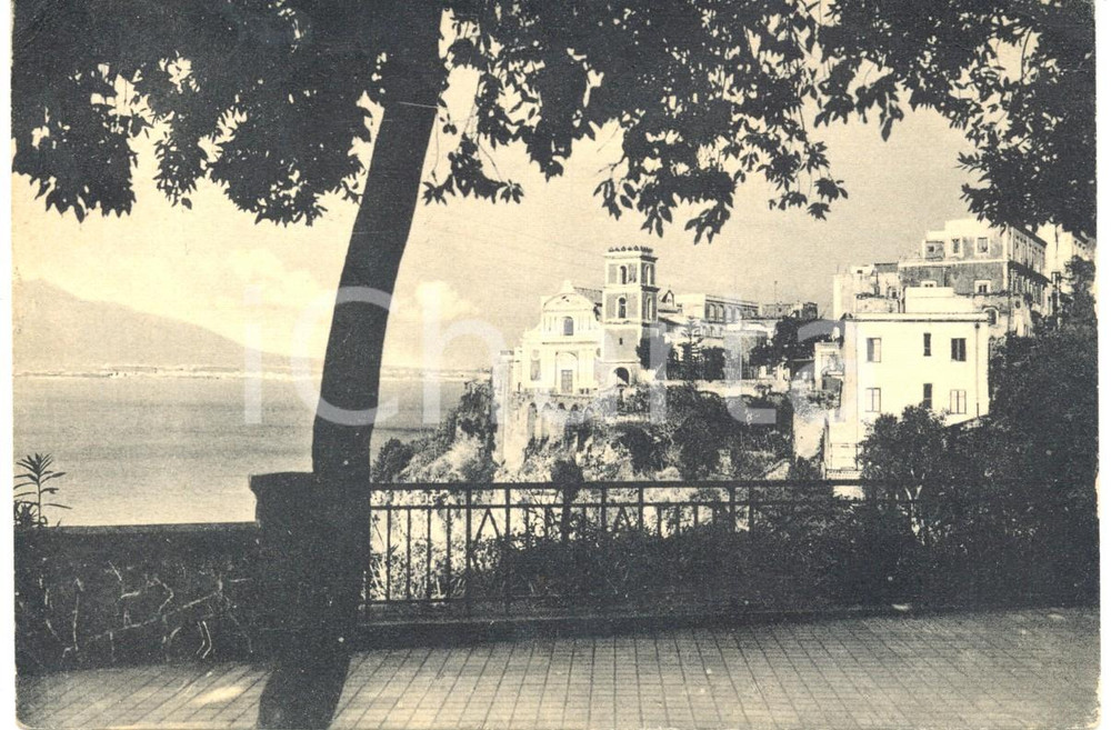 Cartolina originale da collezione 1958 VICO EQUENSE NA Veduta CATTEDRALE e golfo di NAPOLI Cartolina FG VG 1