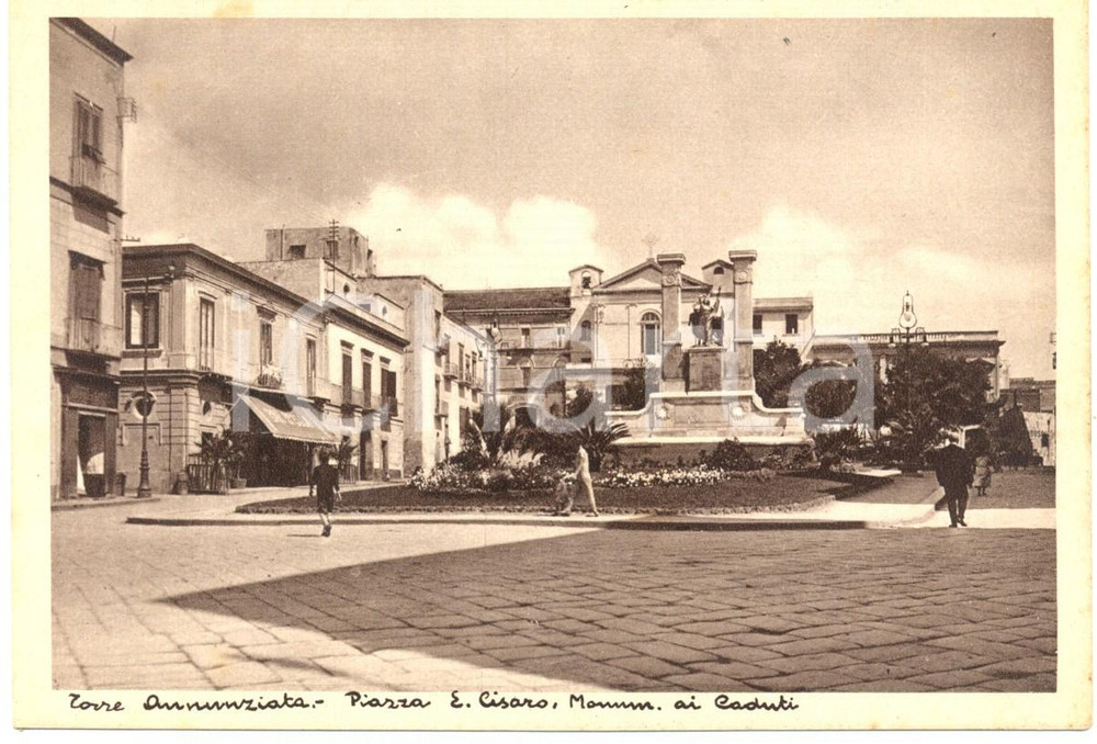 Cartolina originale da collezione 1935 ca TORRE ANNUNZIATA Monumento ai Caduti in Piazza CISARO ANIMATA FG NV 1