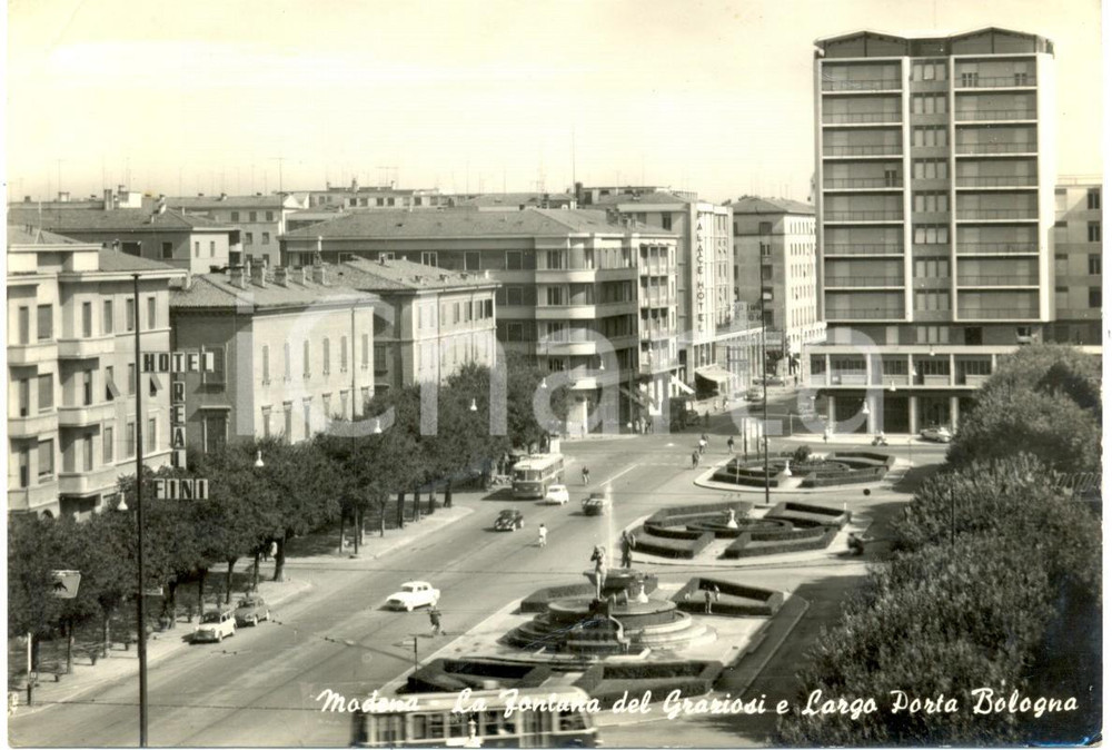 Cartolina originale da collezione 1963 MODENA Fontana del GRAZIOSI in Largo PORTA BOLOGNA *Cartolina ANIMATA FG VG 1