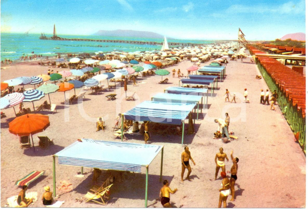 Cartolina originale da collezione 1961 FORTE DEI MARMI (LU) La spiaggia di PONENTE *ANIMATA VINTAGE FG VG 1