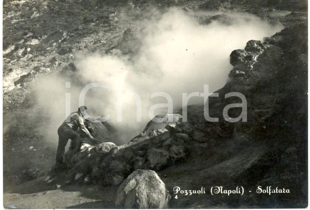 Cartolina originale da collezione 1954 POZZUOLI (NA) Operaio al lavoro in una SOLFATARA *Cartolina ANIMATA FG VG 1