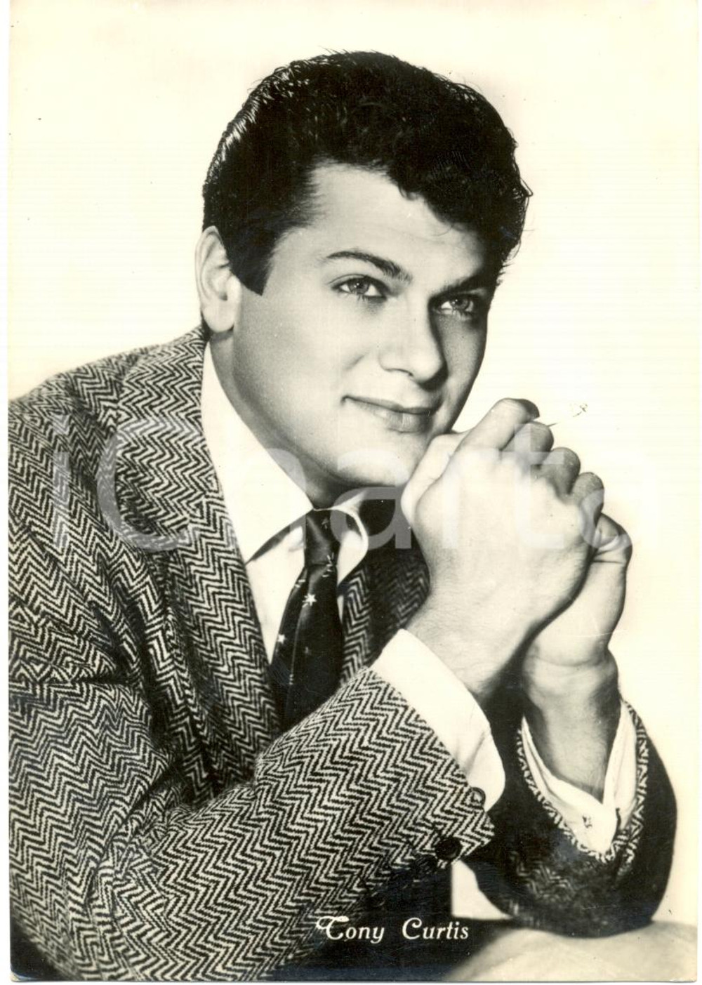 Cartolina originale da collezione 1955 CINEMA ca Tony CURTIS Ritratto fotografico con sigaretta *Cartolina FG NV 1