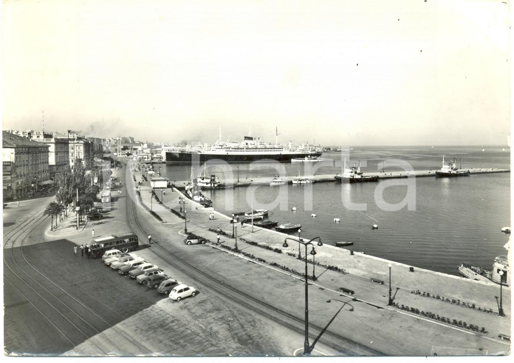 Cartolina originale da collezione 1959 TRIESTE Molo AUDACE Riva TRE NOVEMBRE *ANIMATA con navi FG VG 1