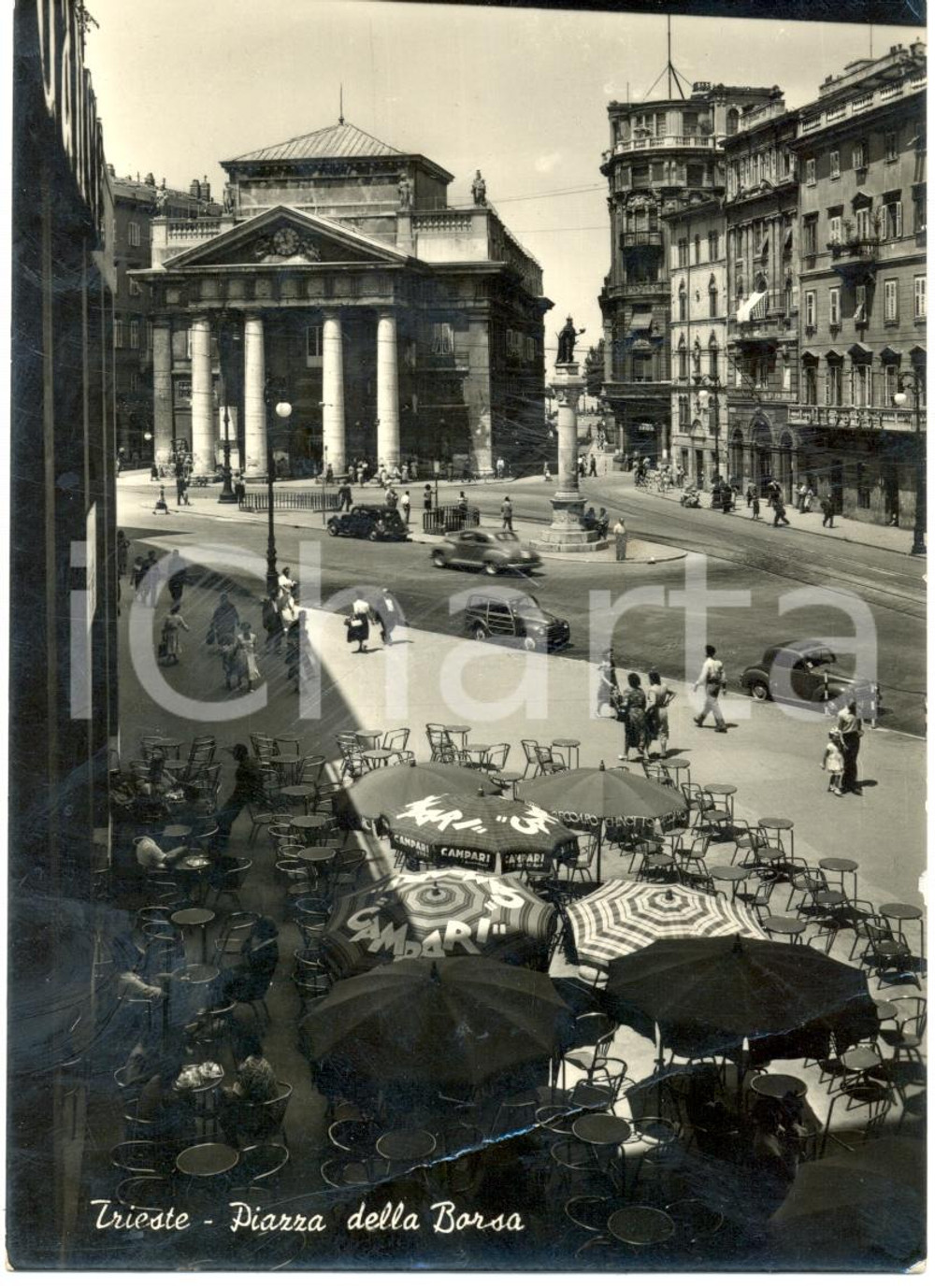 Cartolina originale da collezione 1955 ca TRIESTE Bar CAMPARI Piazza BORSA Automobili *FG VG ANIMATA DANNEGGIATA 1