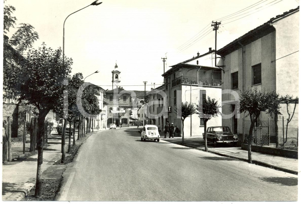 Cartolina originale da collezione 1960 ca CANTALUPO (AL) Fiat 500 in Via ACQUI *Cartolina FG NV 1