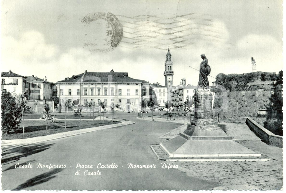 Cartolina originale da collezione 1961 CASALE MONFERRATO (AL) Monumento alla Difesa Piazza CASTELLO *DANNEGGIATA 1