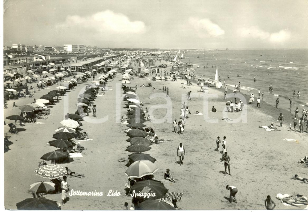 Cartolina originale da collezione 1951 SOTTOMARINA LIDO VE Bagnanti in spiaggia Cartolina ANIMATA FG VG 1