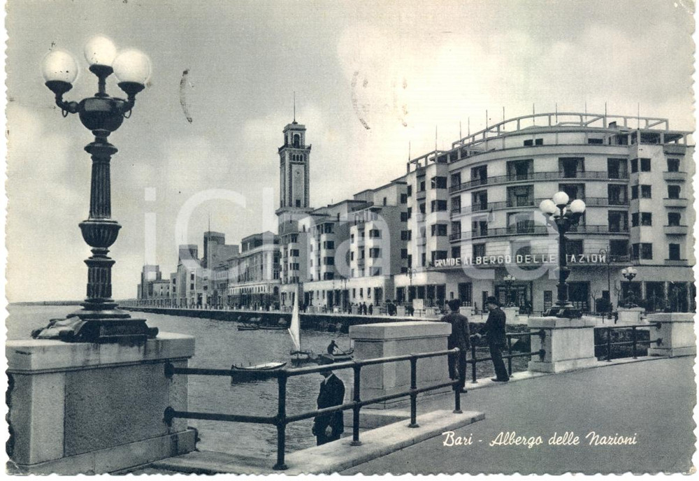 Cartolina originale da collezione 1957 BARI Grande Albergo delle NAZIONI e barche Cartolina ANIMATA FG VG 1