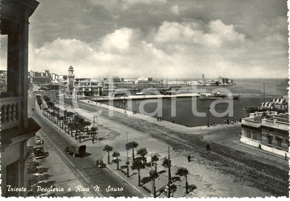 Cartolina originale da collezione 1950 ca TRIESTE Pescheria RIVA NAZARIO SAURO Banchina porto Cartolina FG NV 1