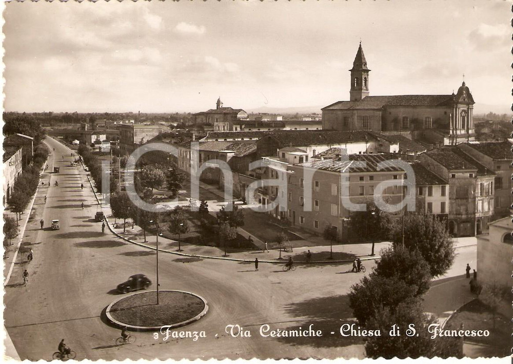 Cartolina originale da collezione 1950 ca FAENZA (RA) Via Ceramiche e Chiesa SAN FRANCESCO *Cartolina FG ANIMATA 1