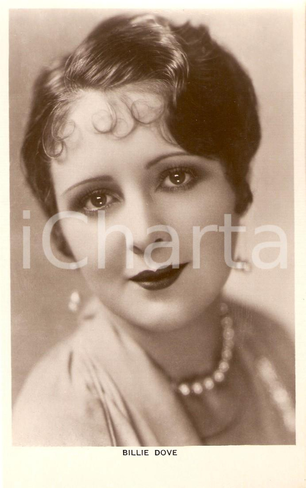 Cartolina originale da collezione 1930 ca CINEMA Actress Billie DOVE Portrait with pearl necklace *Cartolina FP NV 1