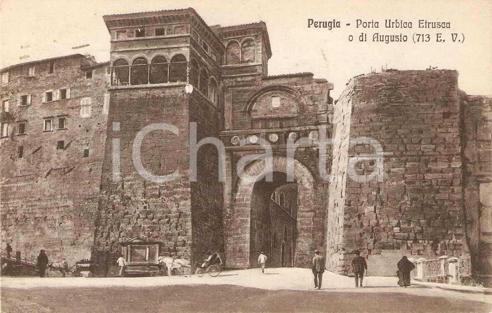 Cartolina originale da collezione 1934 PERUGIA Porta Augusto, veduta animata d'epoca 1
