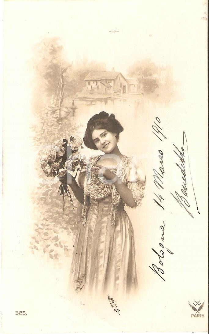 Cartolina originale da collezione 1910 BOLOGNA Giovane romantica con mazzo di fiori Cartolina VINTAGE FP VG 1