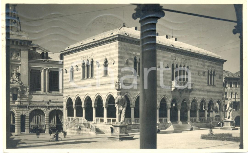 Cartolina originale da collezione 1933 UDINE La Loggia Comunale Cartolina postale ANIMATA FP VG 1