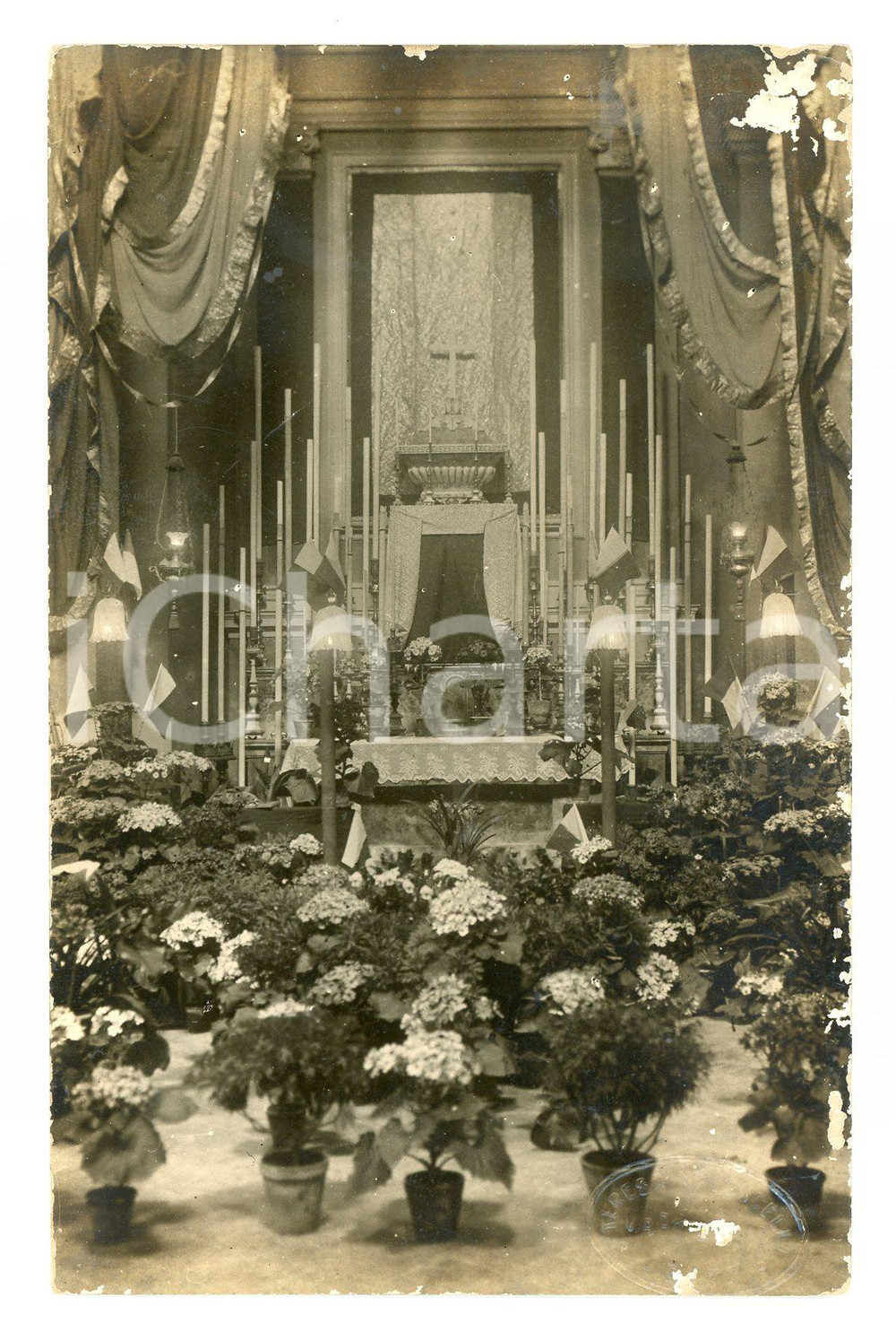 Cartolina originale da collezione 1930 CENTO ALBERONE(?) ALTARE A FESTA E FIORI 1