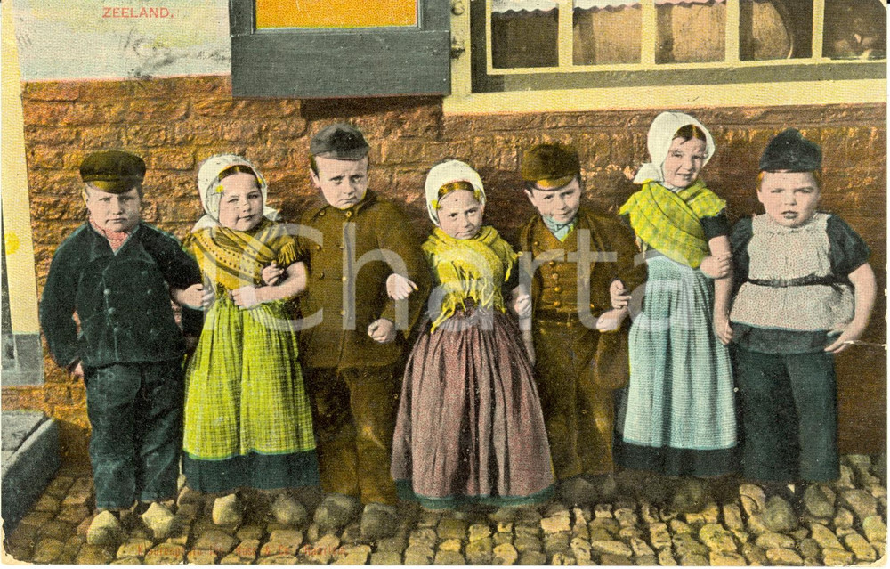 Cartolina originale da collezione 1906 ZEELAND PAESI BASSI Bambini con abiti caratteristici  Cartolina FP VG 1
